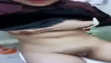 Jilbab Hitam Colmek Di Kamar Mandi Part 2 poster