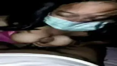 Tante Ngentot Masih Pake Baju Pink Dan Masker poster