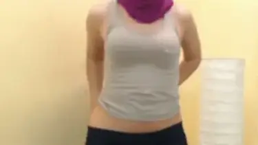 Ukhti Bule Hijab Cantik Pasrah Digenjot Live poster