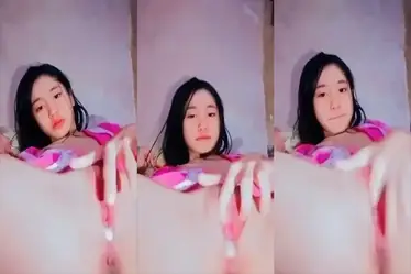 ABG Cantik Mulus Main Jari Di Ranjang poster